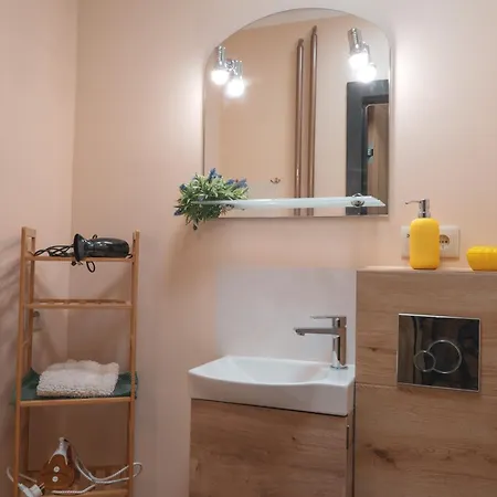 Land Of Lakes By Bookinghost أولشتين